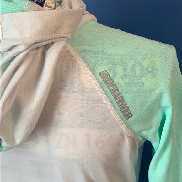 Under Armour Long Sleeve Running Top - Picture 5 of 6